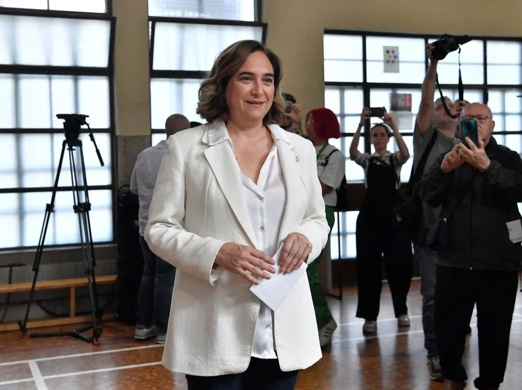 Ada Colau preparing to vote in Barcelona local elections, May 28, 2023