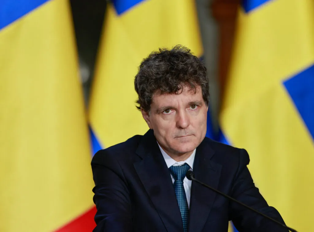 Political turmoil spotlights Romania’s pro-sovereignty champion